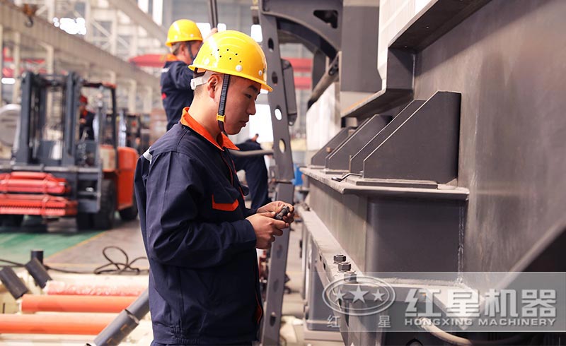 定期檢查破碎機(jī) 定期檢查破碎機(jī)